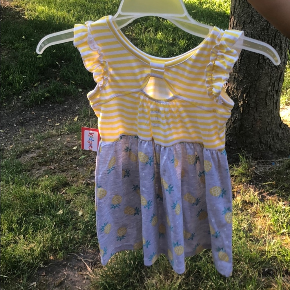Girls dress